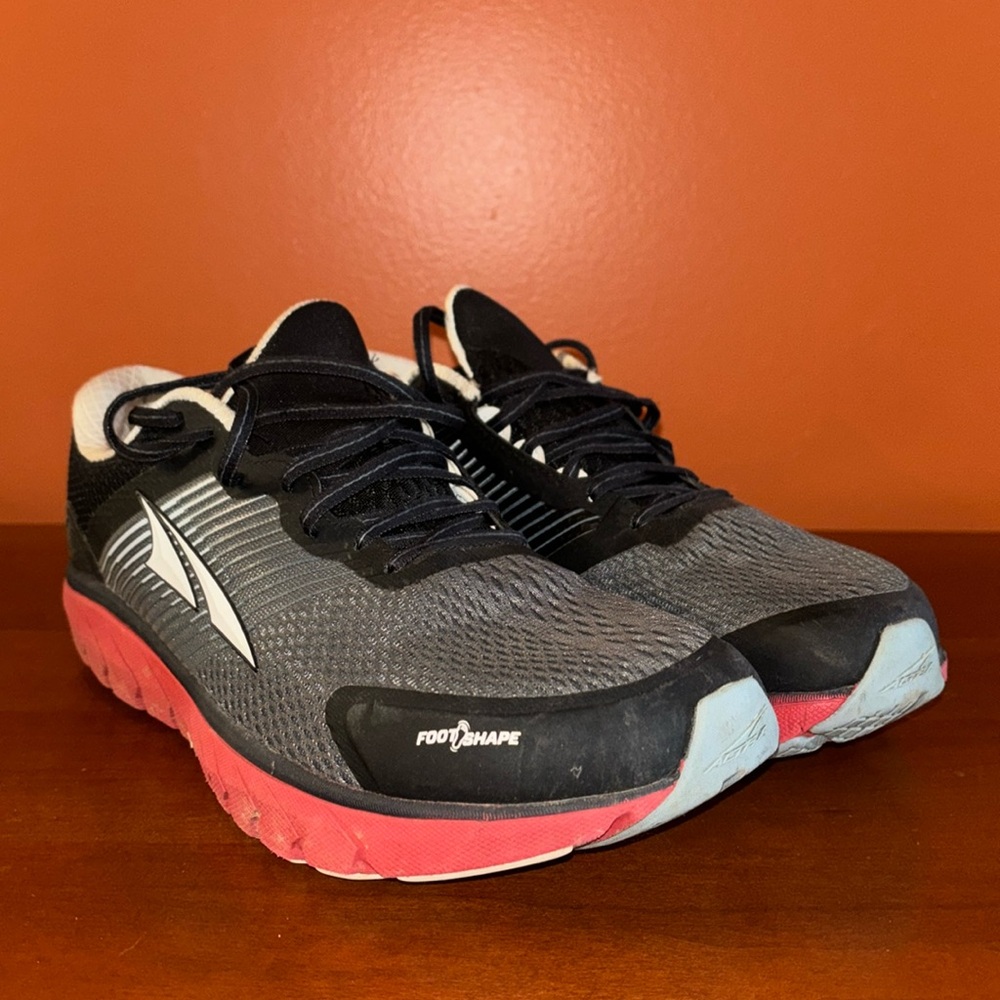 Altra men’s size EU 44.
